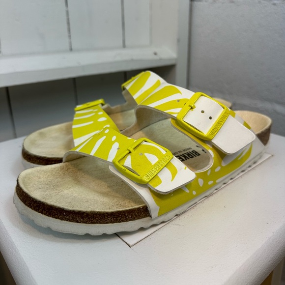 Birkenstocks Birko Flor White Yellow Rare Two Strap Printed Sandals Size 40 US 9 - Picture 2 of 11